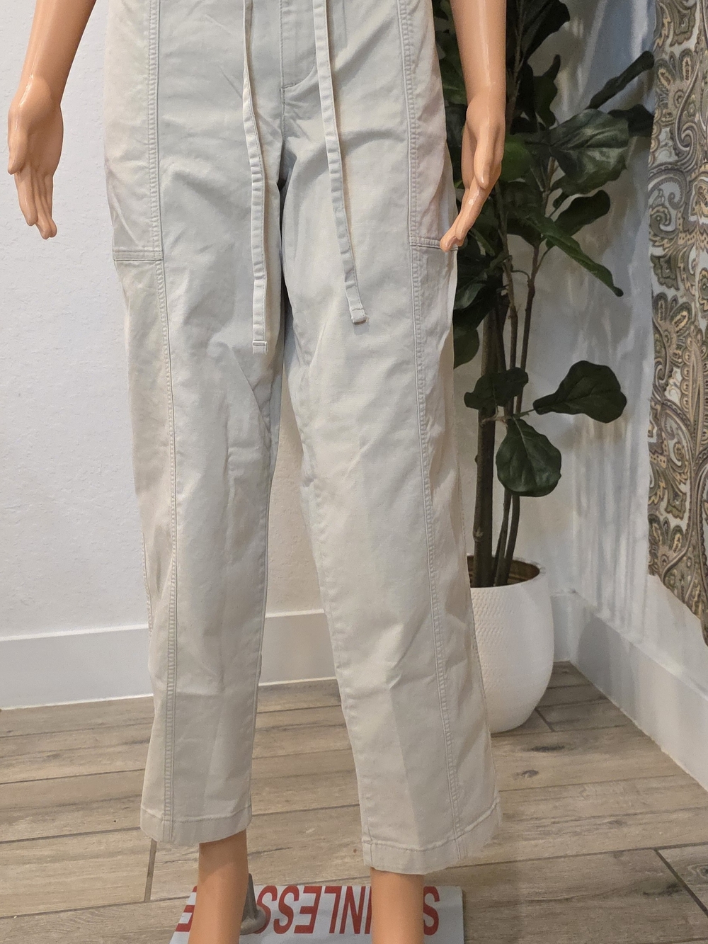 Banana Republic Tapered Chino Size L